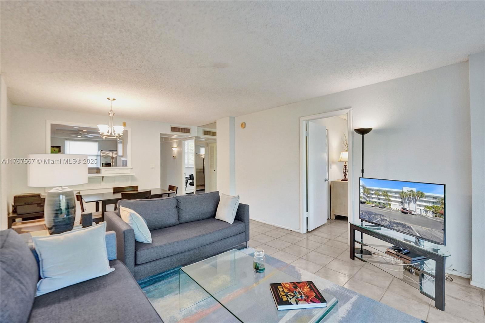 Real estate property located at 101 Royal Park Dr #1A, Broward, Royal Park Condo, Oakland Park, FL