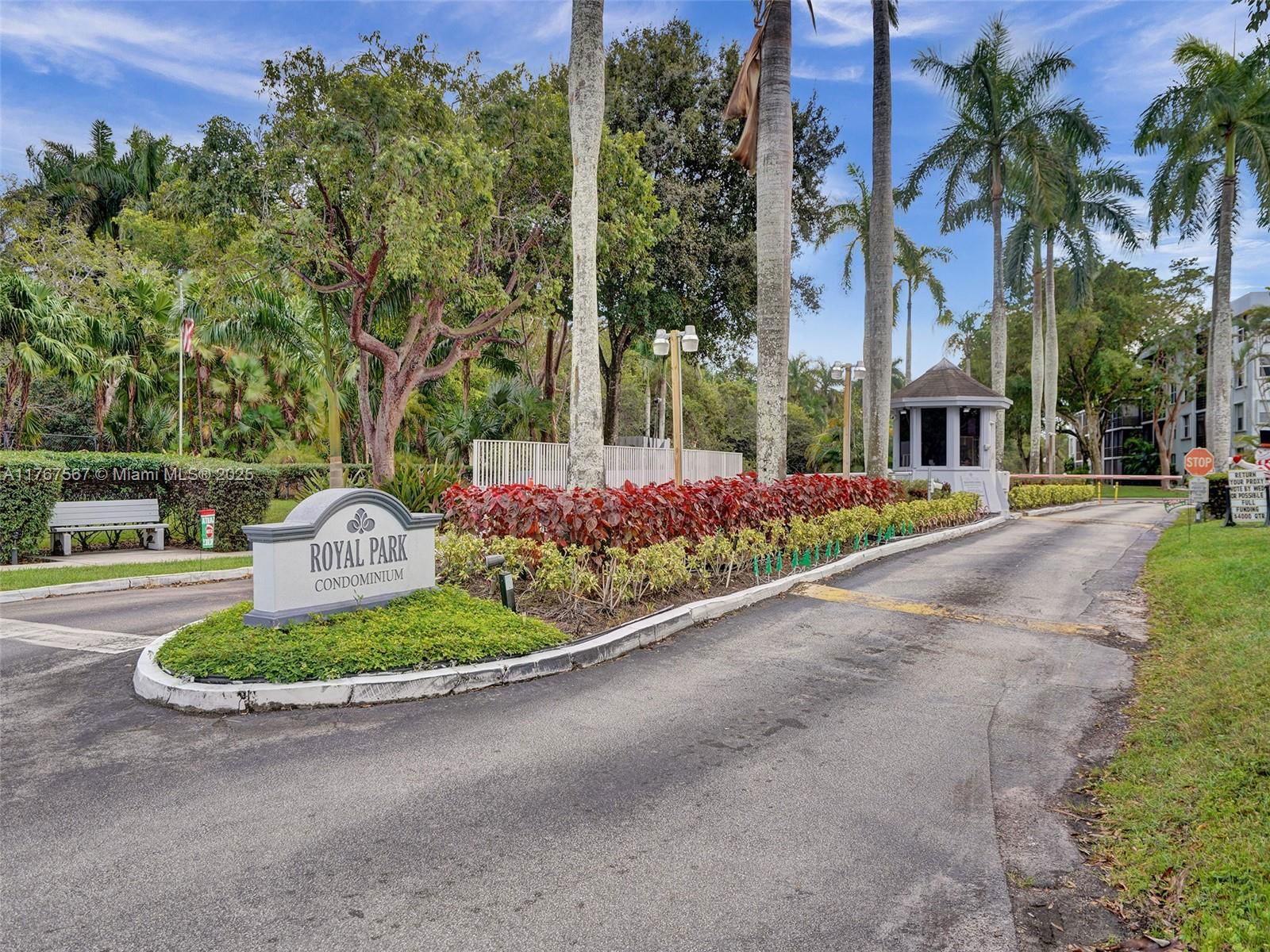 Real estate property located at 101 Royal Park Dr #1A, Broward, Royal Park Condo, Oakland Park, FL