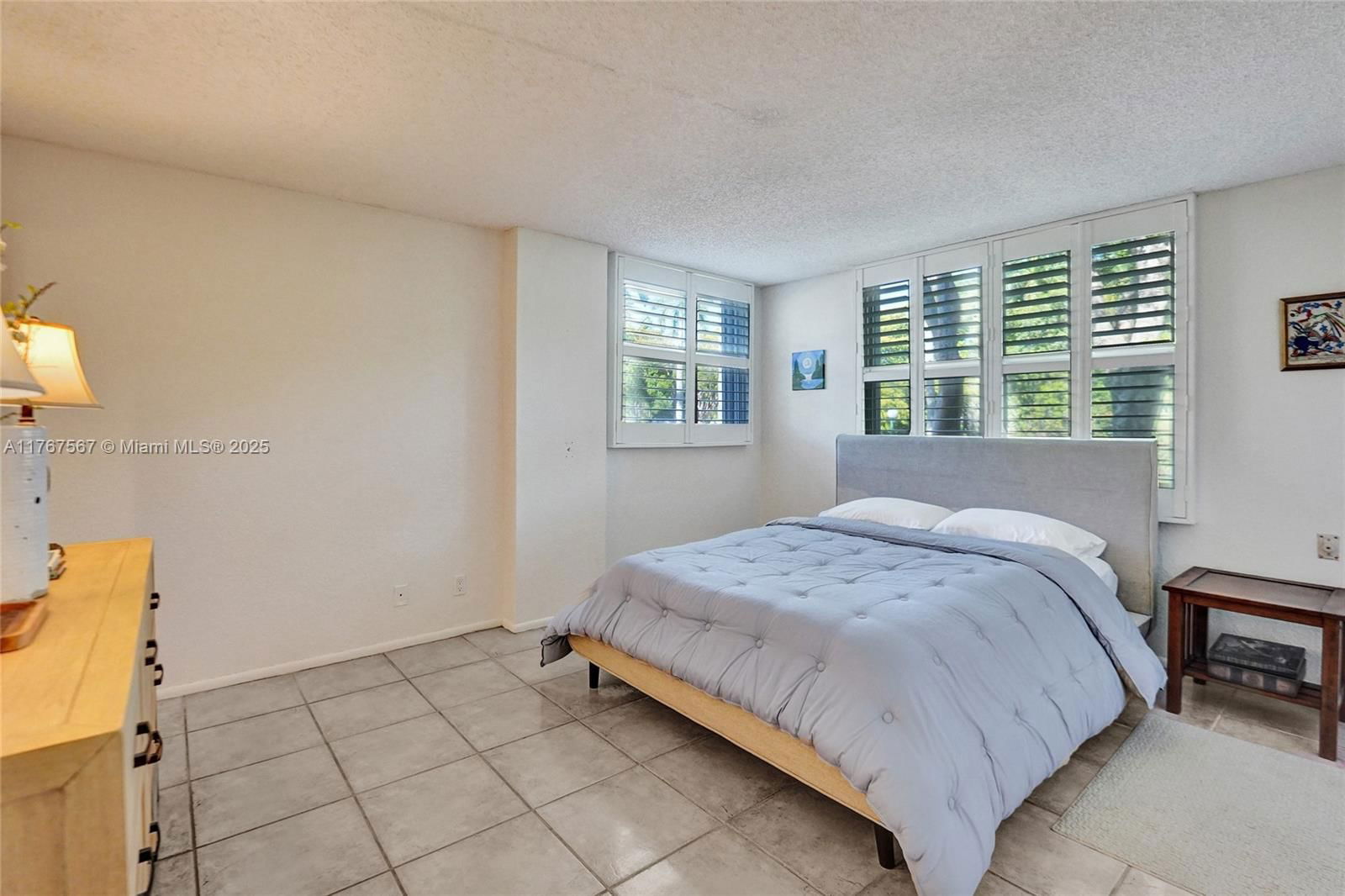 Real estate property located at 101 Royal Park Dr #1A, Broward, Royal Park Condo, Oakland Park, FL