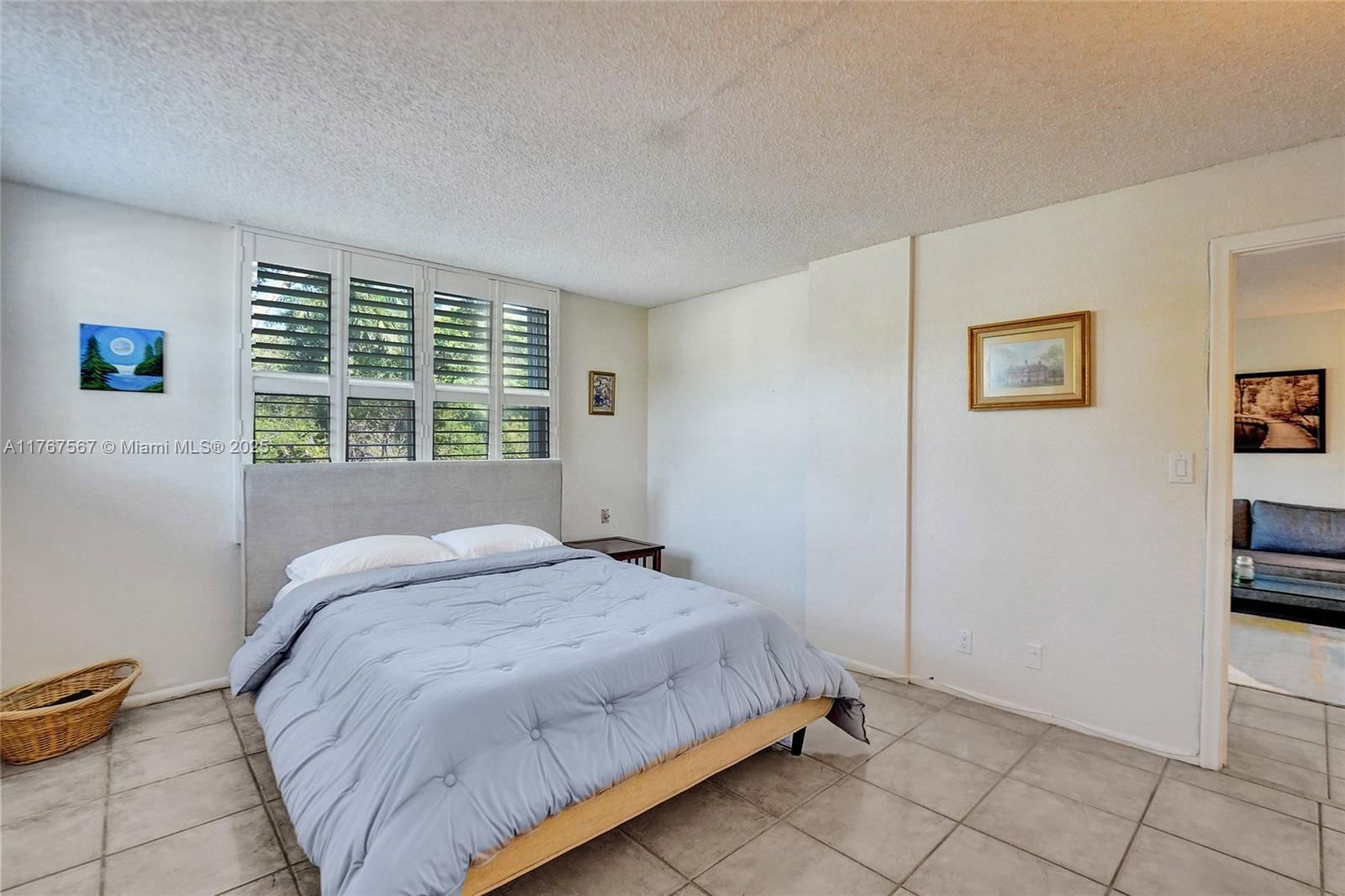 Real estate property located at 101 Royal Park Dr #1A, Broward, Royal Park Condo, Oakland Park, FL
