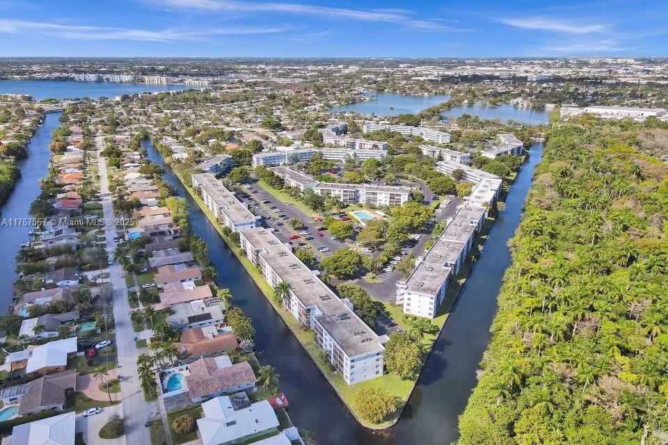 Real estate property located at 101 Royal Park Dr #1A, Broward, Royal Park Condo, Oakland Park, FL