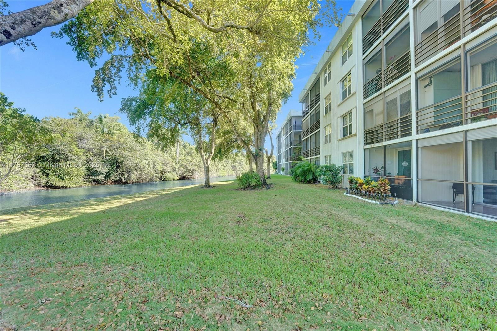 Real estate property located at 101 Royal Park Dr #1A, Broward, Royal Park Condo, Oakland Park, FL