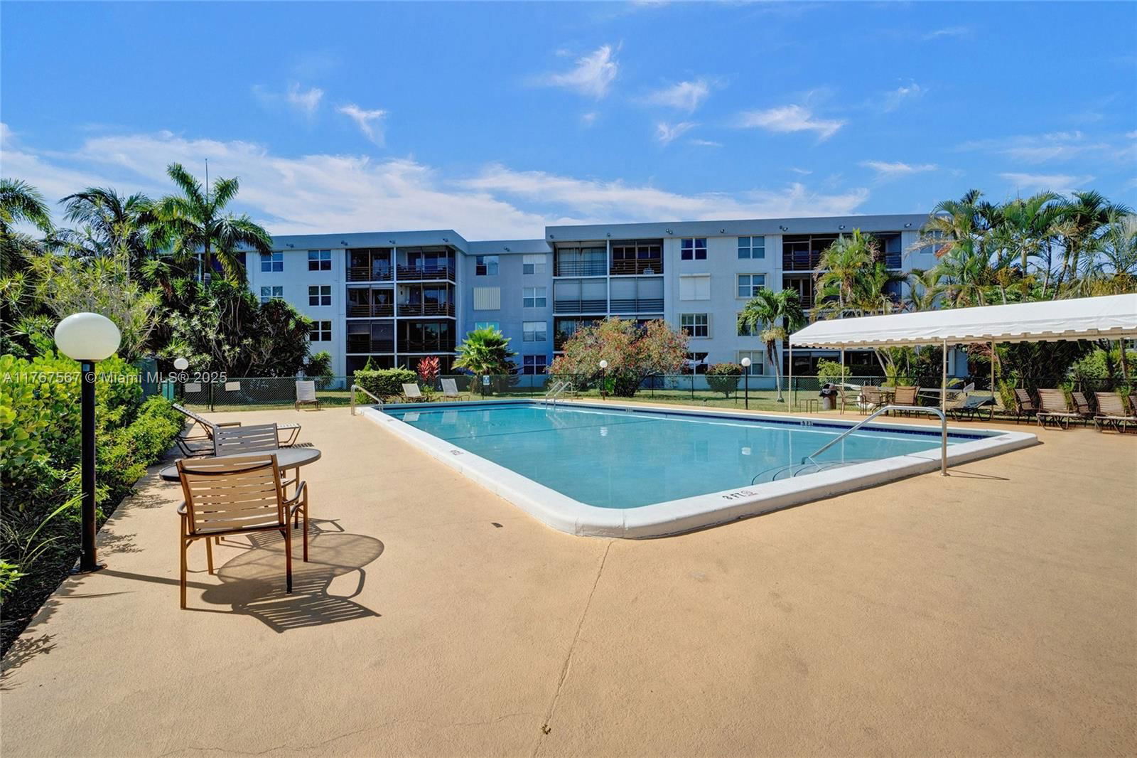 Real estate property located at 101 Royal Park Dr #1A, Broward, Royal Park Condo, Oakland Park, FL