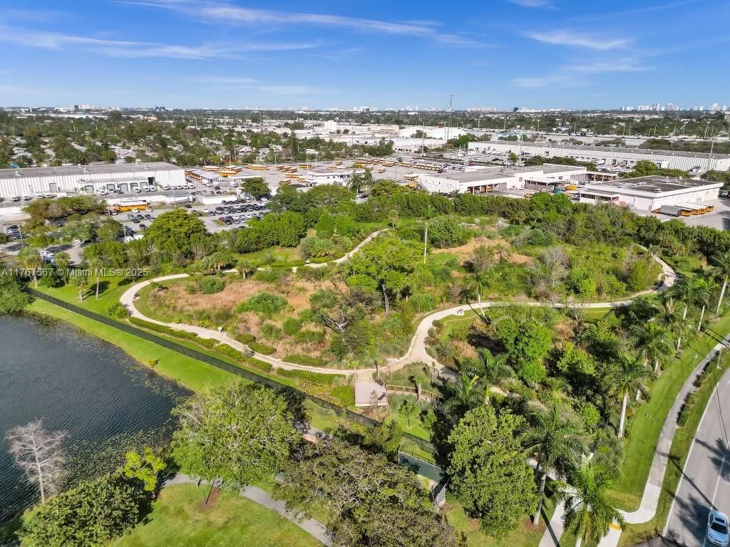 Real estate property located at 101 Royal Park Dr #1A, Broward, Royal Park Condo, Oakland Park, FL