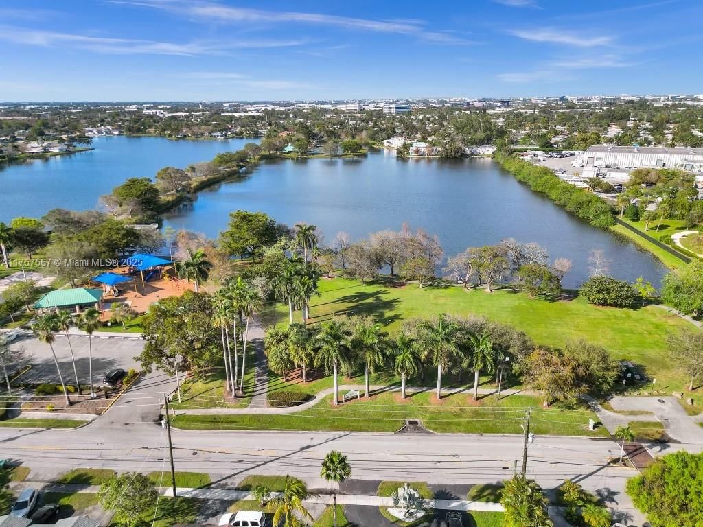 Real estate property located at 101 Royal Park Dr #1A, Broward, Royal Park Condo, Oakland Park, FL
