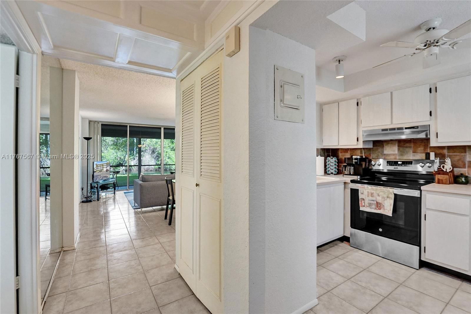 Real estate property located at 101 Royal Park Dr #1A, Broward, Royal Park Condo, Oakland Park, FL