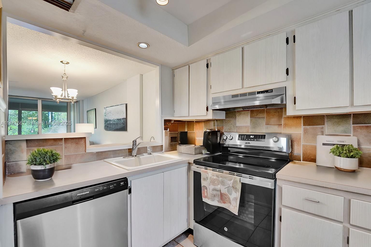 Real estate property located at 101 Royal Park Dr #1A, Broward, Royal Park Condo, Oakland Park, FL