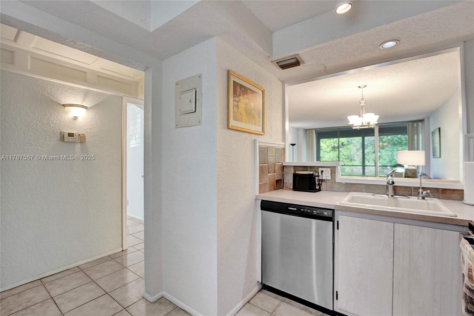 Real estate property located at 101 Royal Park Dr #1A, Broward, Royal Park Condo, Oakland Park, FL