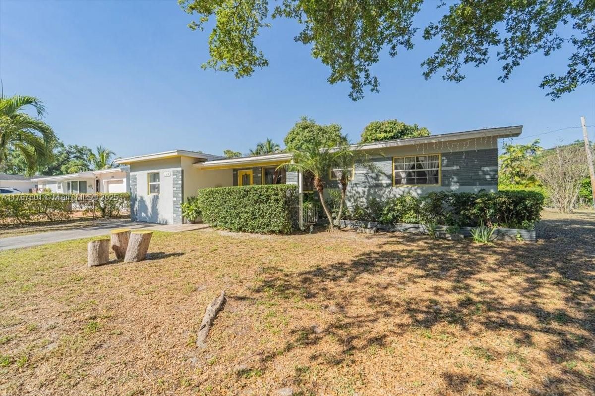 Real estate property located at 1300 67th Way, Broward, Hollywood Pines No 2 Amen, Pembroke Pines, FL
