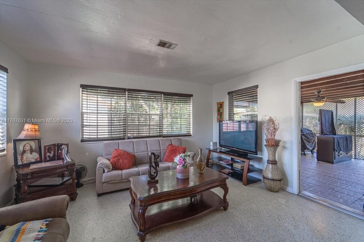 Real estate property located at 1300 67th Way, Broward, Hollywood Pines No 2 Amen, Pembroke Pines, FL