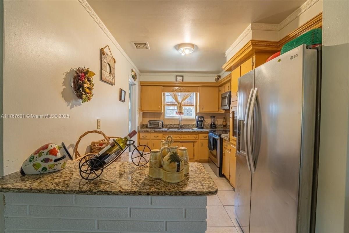Real estate property located at 1300 67th Way, Broward, Hollywood Pines No 2 Amen, Pembroke Pines, FL
