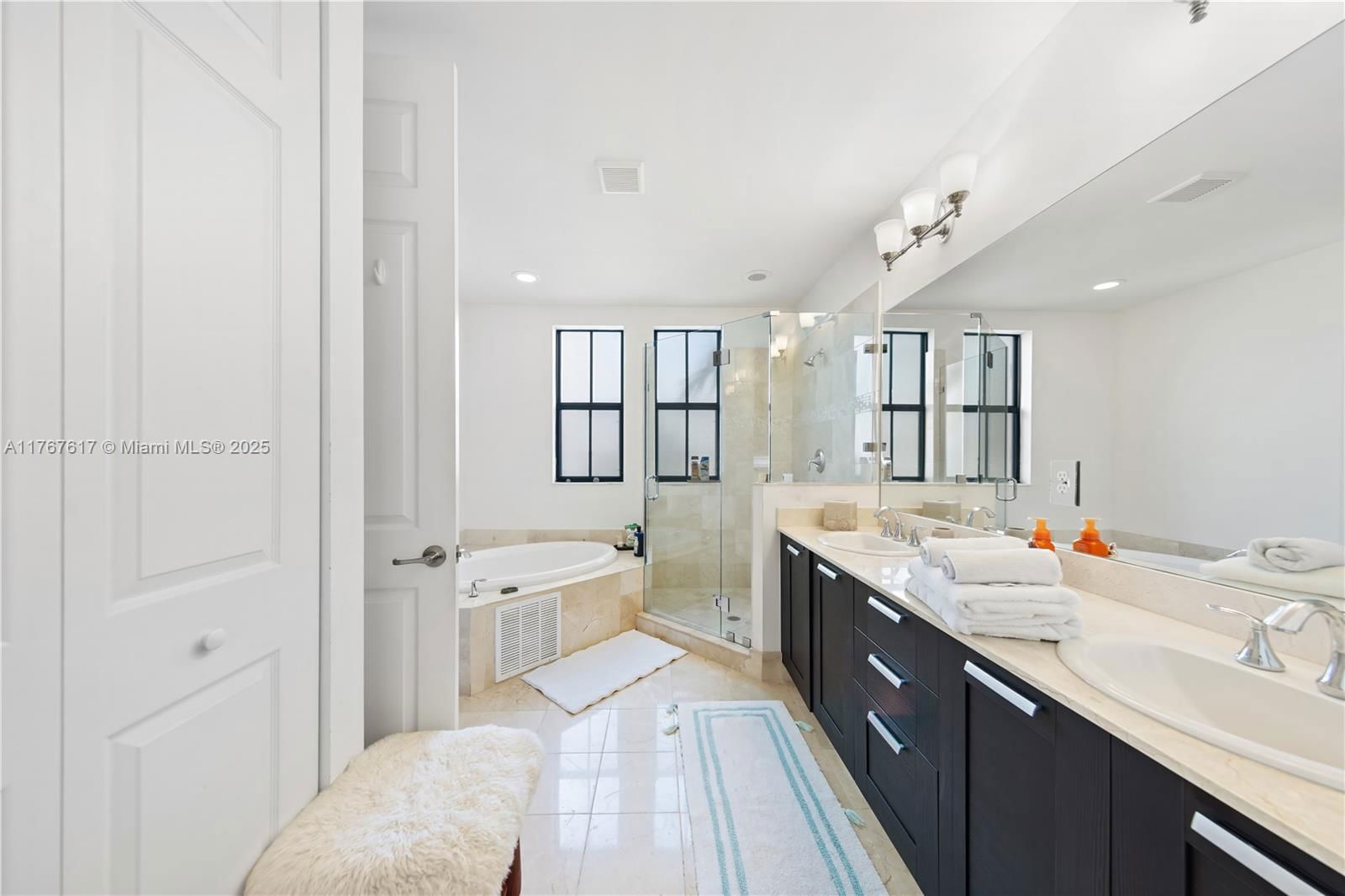 Real estate property located at 8478 52nd St, Miami-dade, Downtown Doral Dutcher, Doral, FL