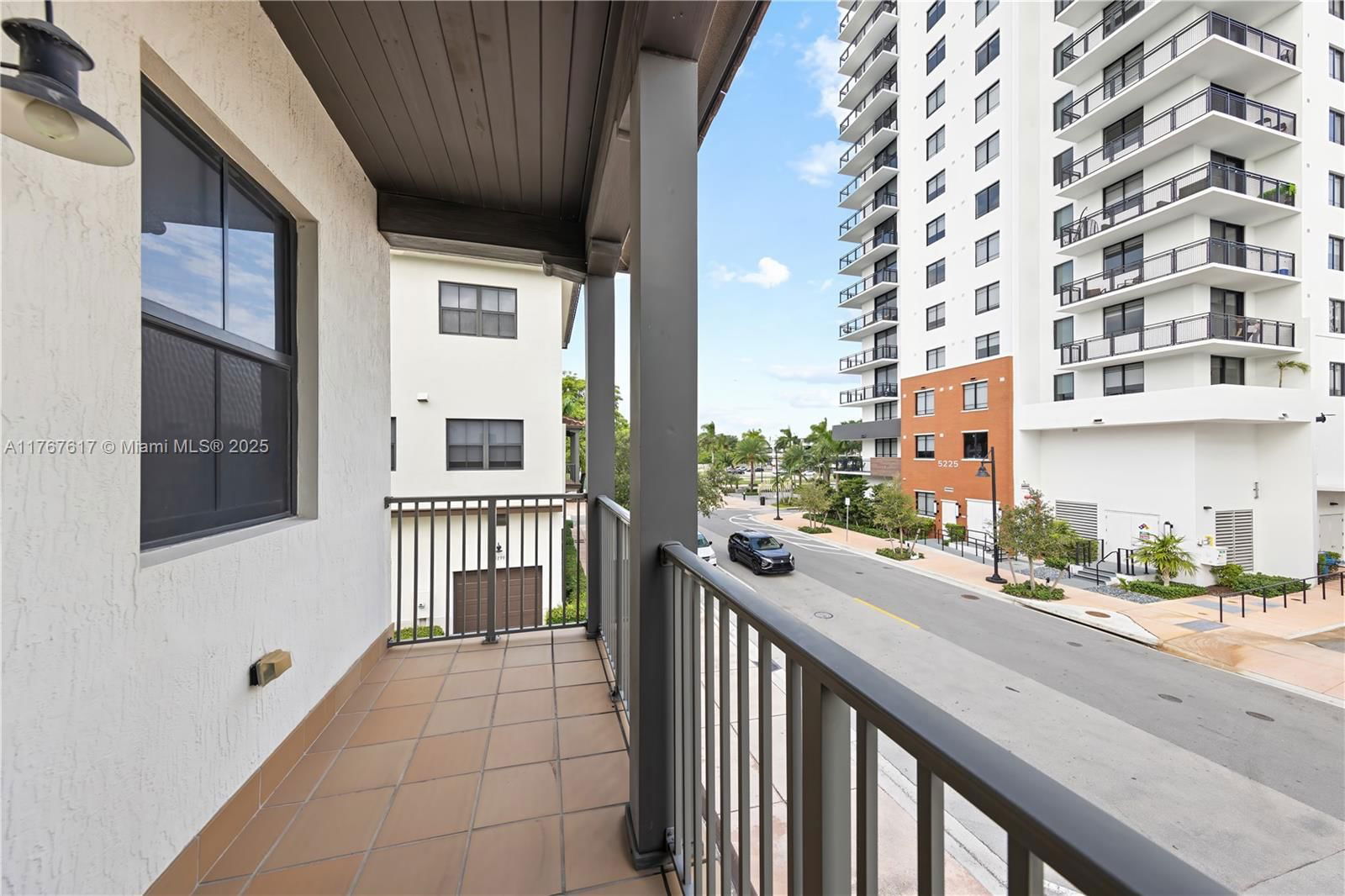 Real estate property located at 8478 52nd St, Miami-dade, Downtown Doral Dutcher, Doral, FL