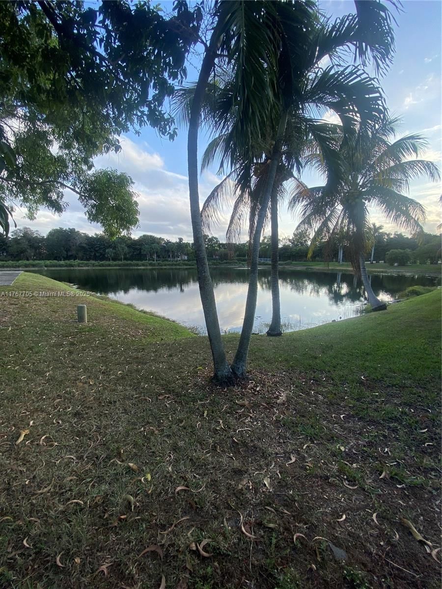 Real estate property located at 10355 45th Ln, Miami-dade, Doral Dunes 1st Addn, Doral, FL