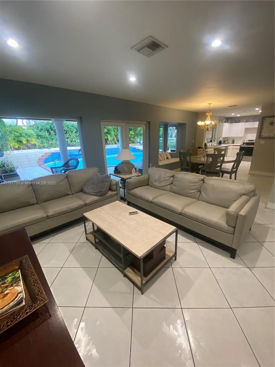 Real estate property located at 10355 45th Ln, Miami-dade, Doral Dunes 1st Addn, Doral, FL