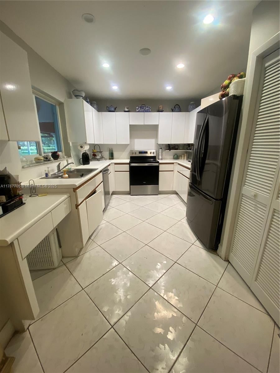 Real estate property located at 10355 45th Ln, Miami-dade, Doral Dunes 1st Addn, Doral, FL