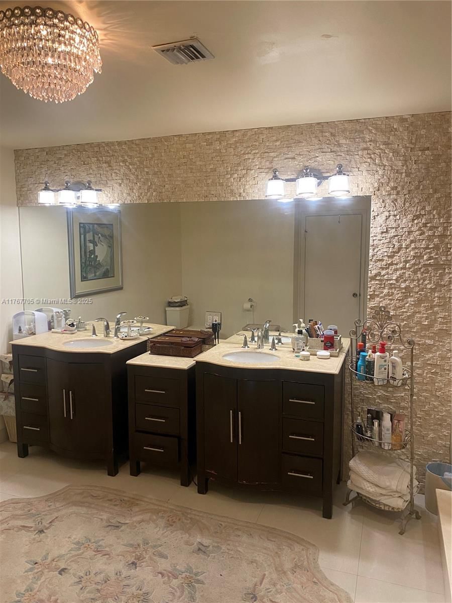 Real estate property located at 10355 45th Ln, Miami-dade, Doral Dunes 1st Addn, Doral, FL