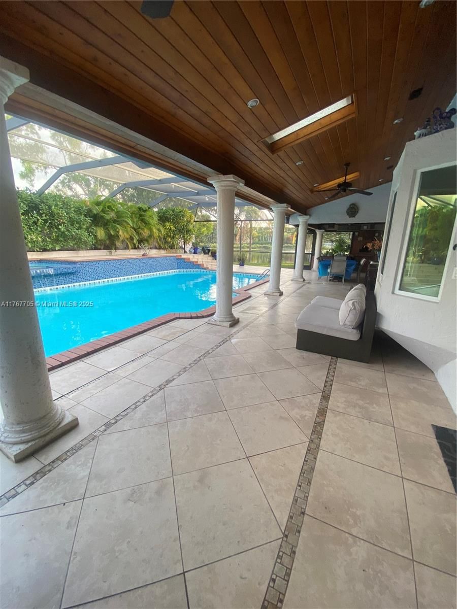 Real estate property located at 10355 45th Ln, Miami-dade, Doral Dunes 1st Addn, Doral, FL