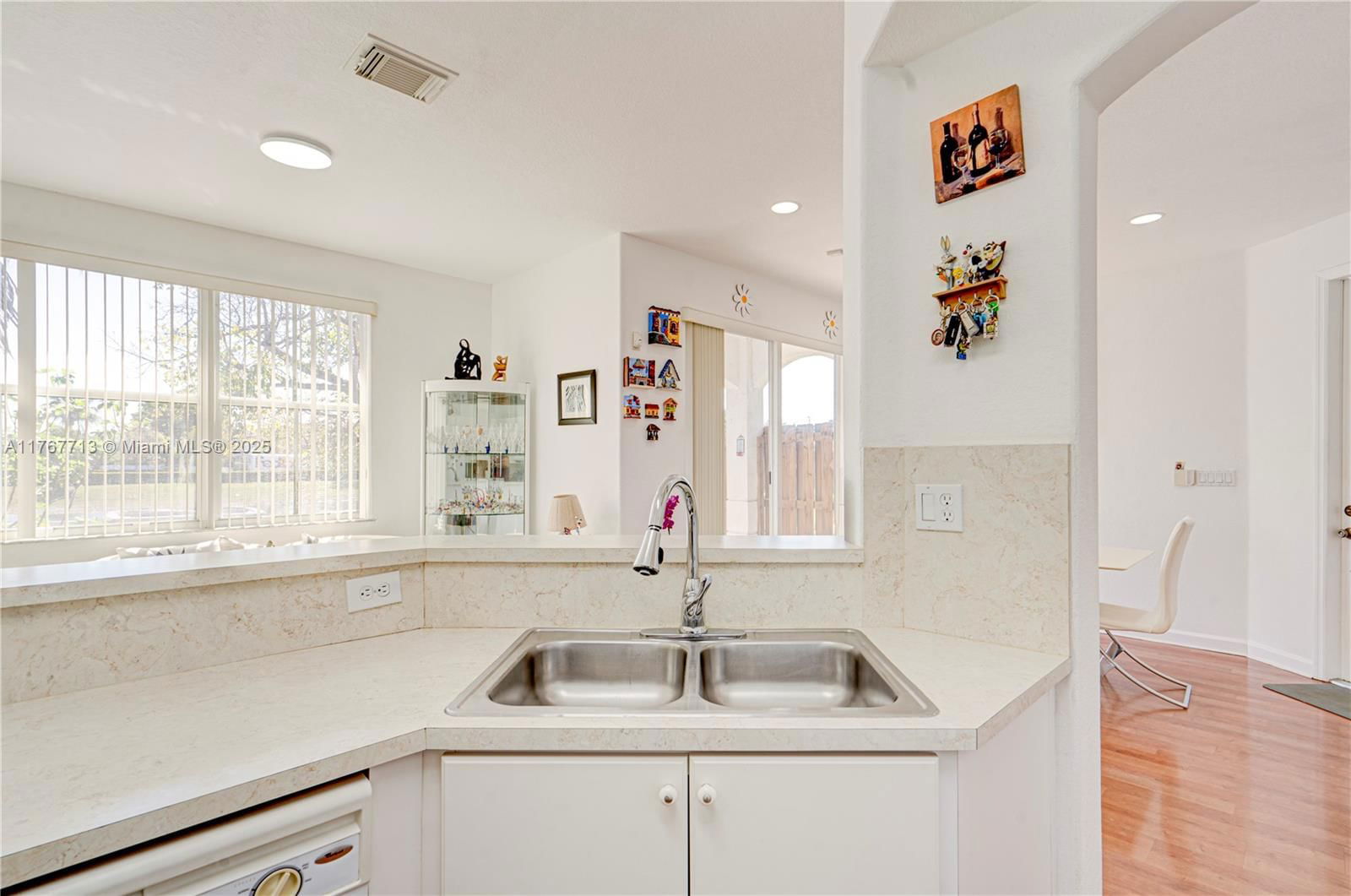 Real estate property located at 7807 114th Pl, Miami-dade, Doral Isles North Sec Two, Doral, FL