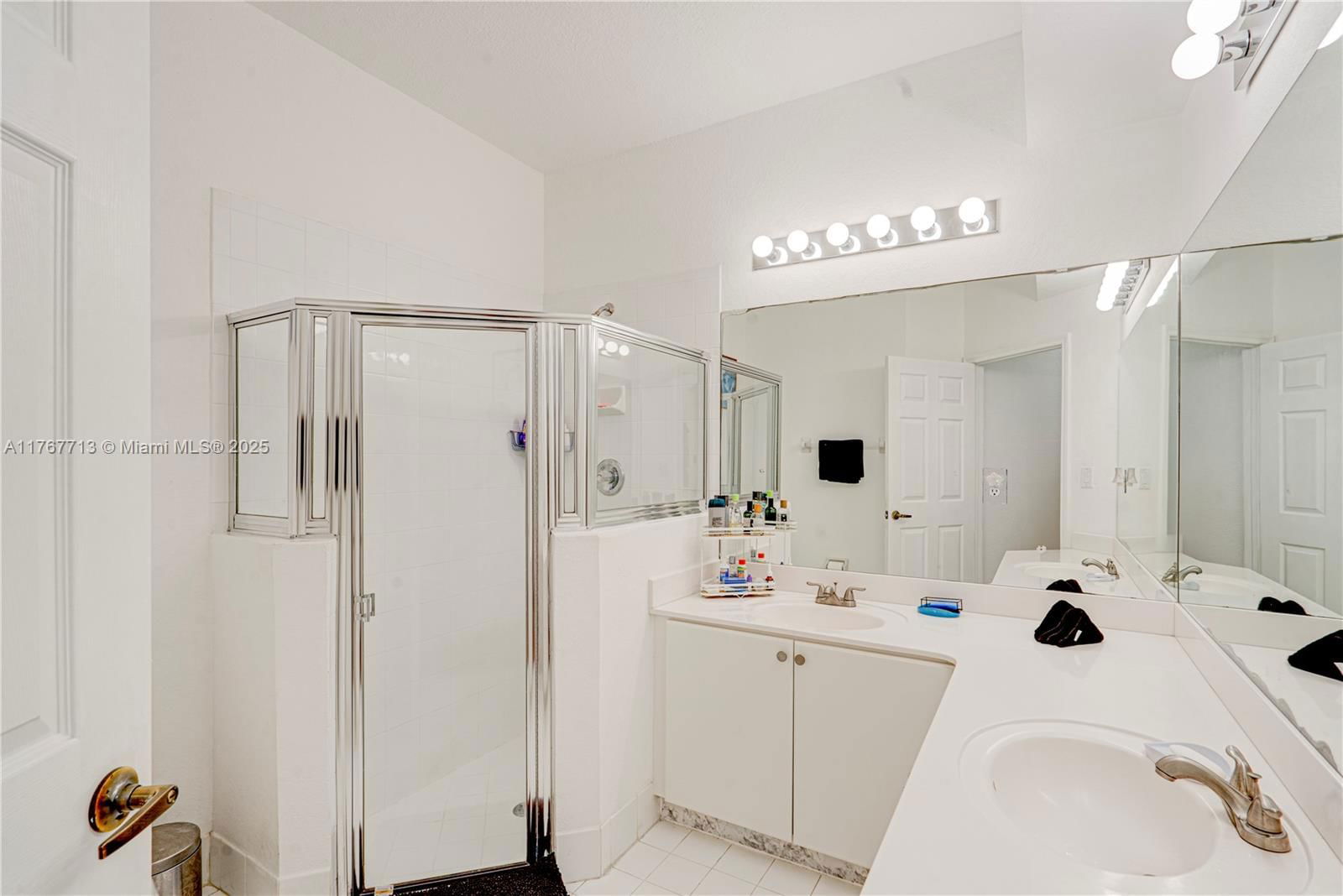 Real estate property located at 7807 114th Pl, Miami-dade, Doral Isles North Sec Two, Doral, FL