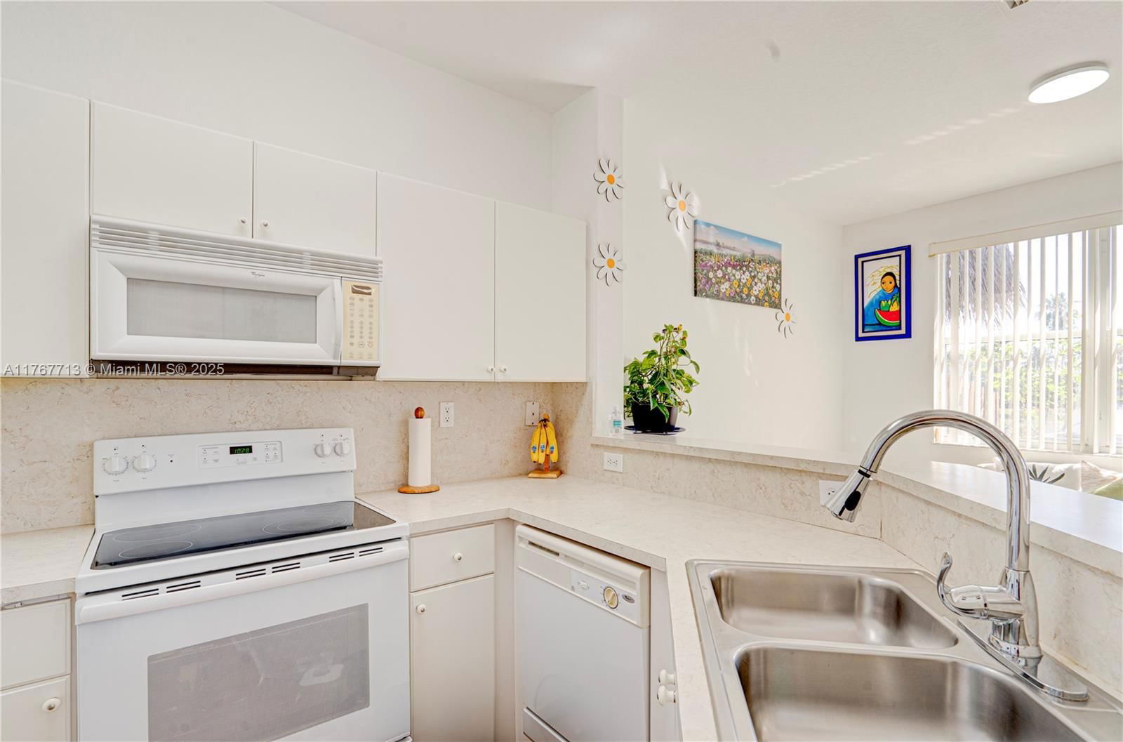 Real estate property located at 7807 114th Pl, Miami-dade, Doral Isles North Sec Two, Doral, FL