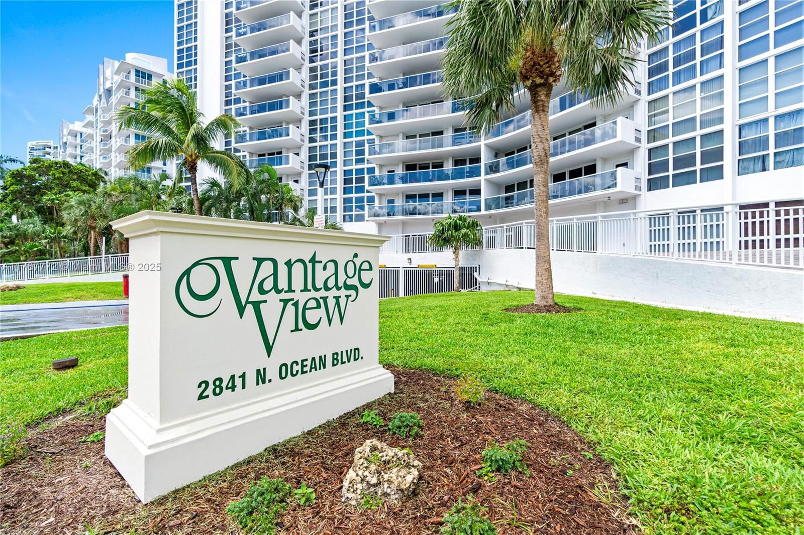 Real estate property located at 2841 Ocean Blvd #1806, Broward, Vantage View Condo, Fort Lauderdale, FL