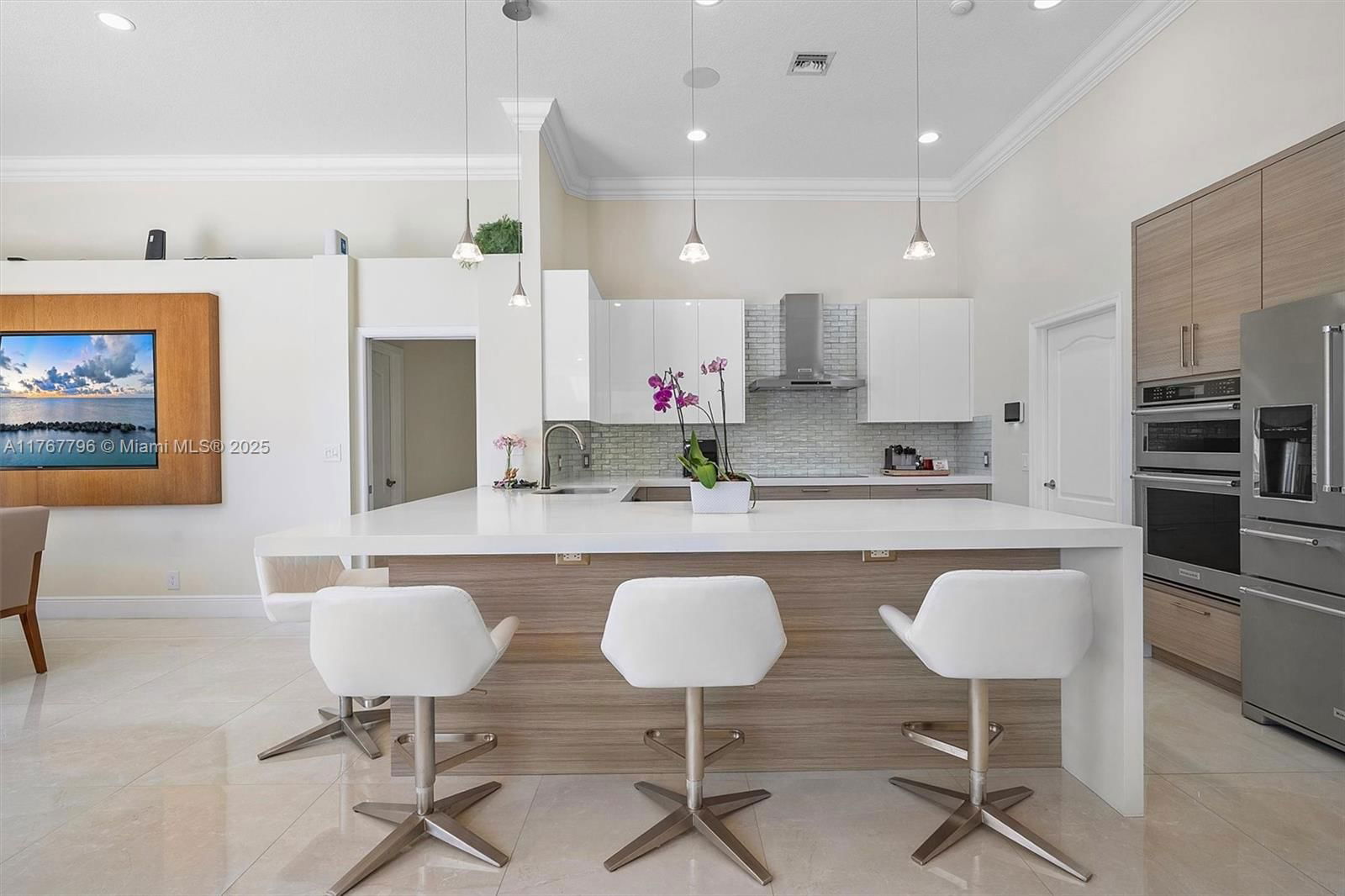 Real estate property located at 2541 Golf View Dr, Broward, Sector 7 - Parcels F G H, Weston, FL