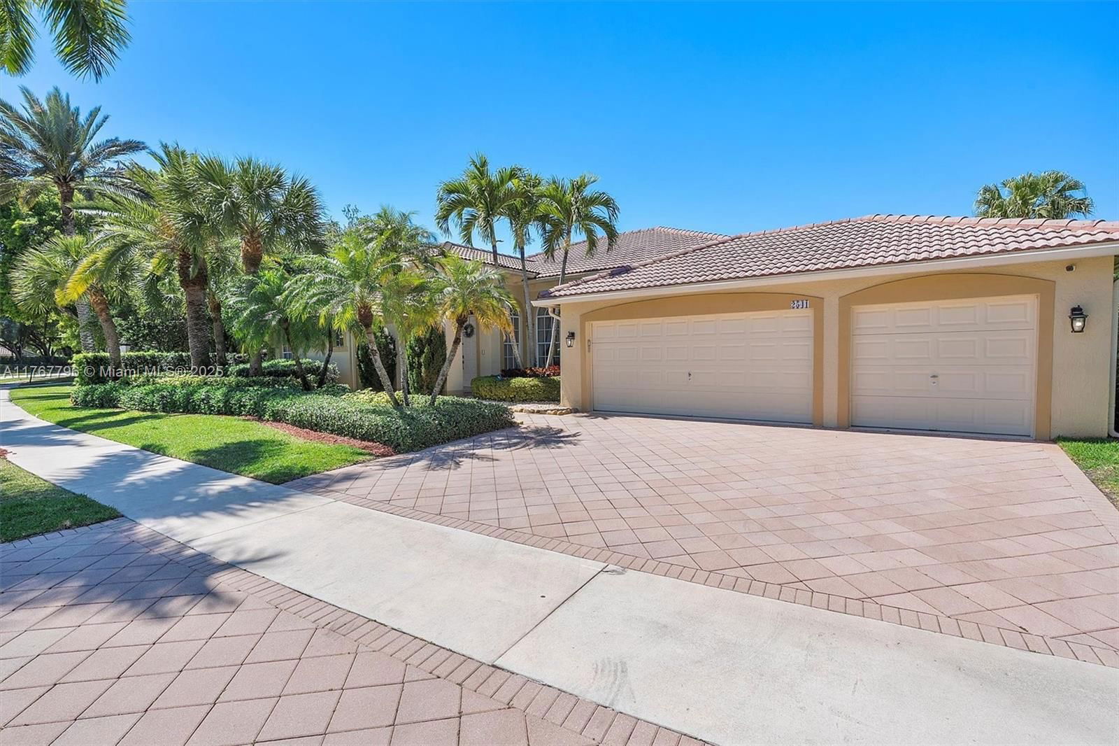 Real estate property located at 2541 Golf View Dr, Broward, Sector 7 - Parcels F G H, Weston, FL