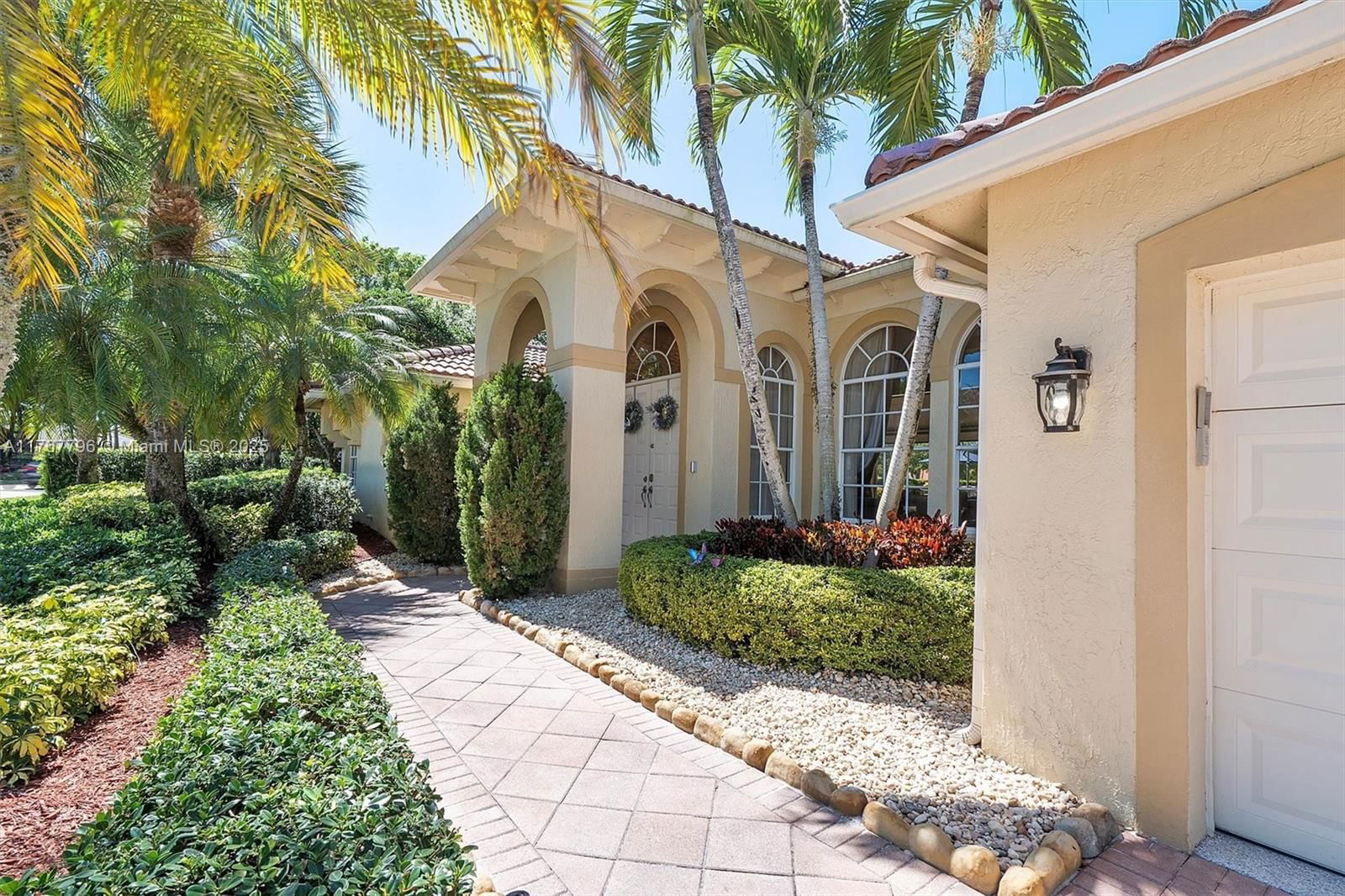 Real estate property located at 2541 Golf View Dr, Broward, Sector 7 - Parcels F G H, Weston, FL
