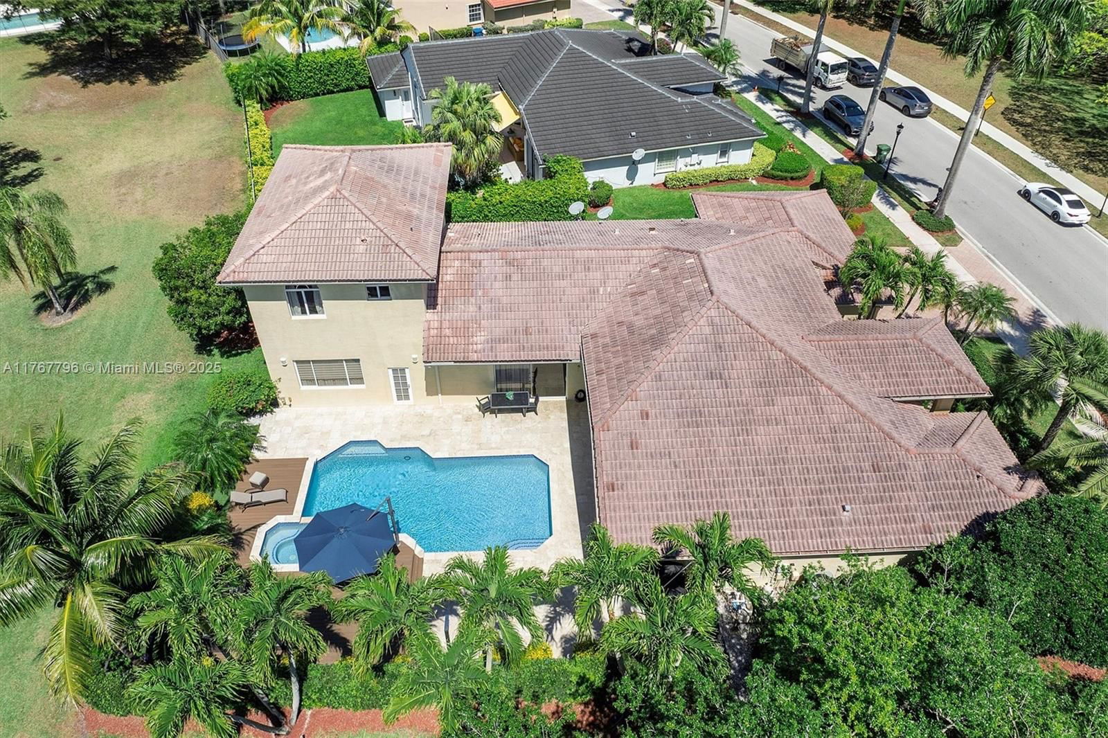 Real estate property located at 2541 Golf View Dr, Broward, Sector 7 - Parcels F G H, Weston, FL
