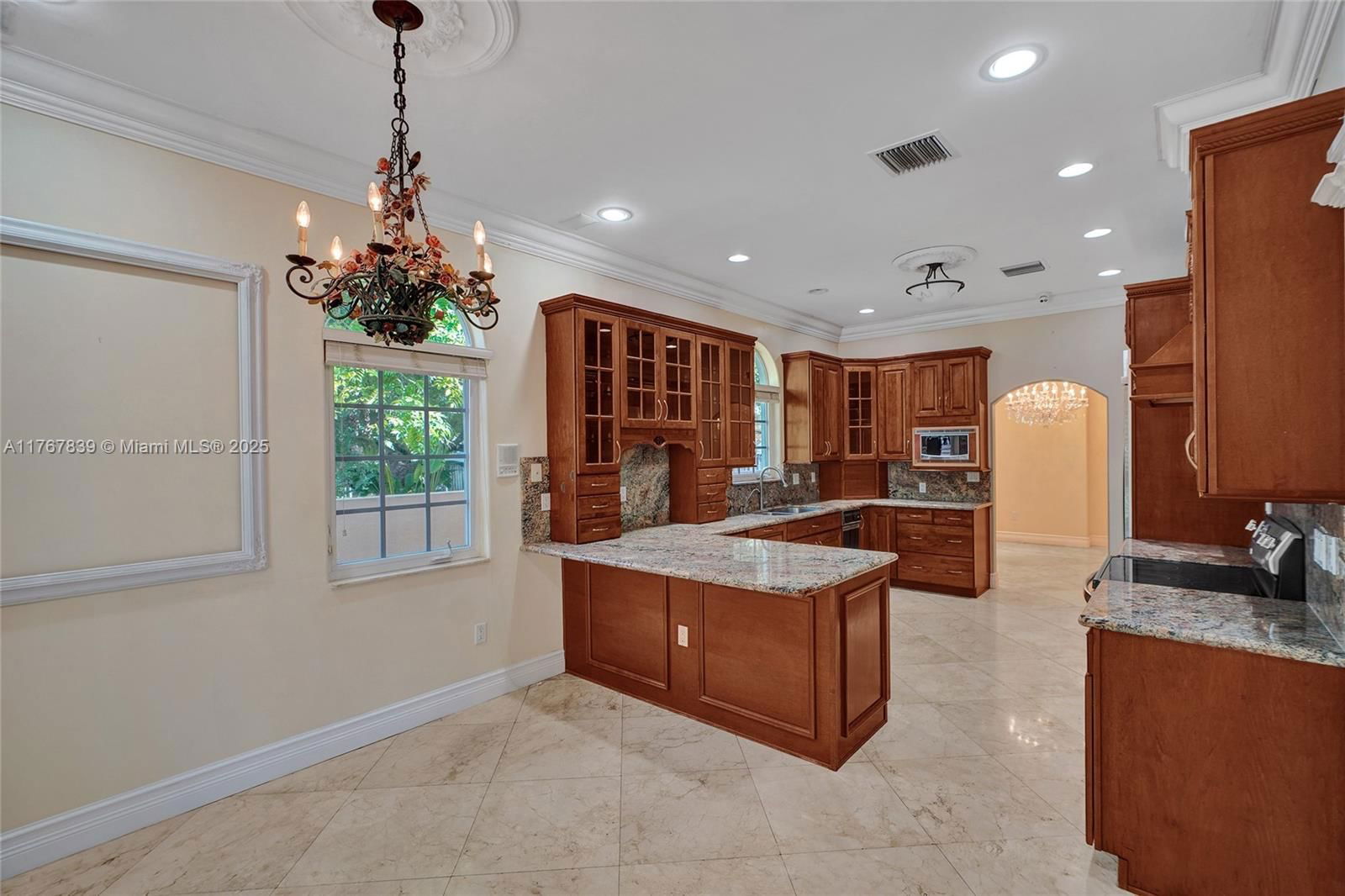 Real estate property located at 450 Esplanade Dr, Miami-dade, Cinema Park Country Club, Miami Springs, FL