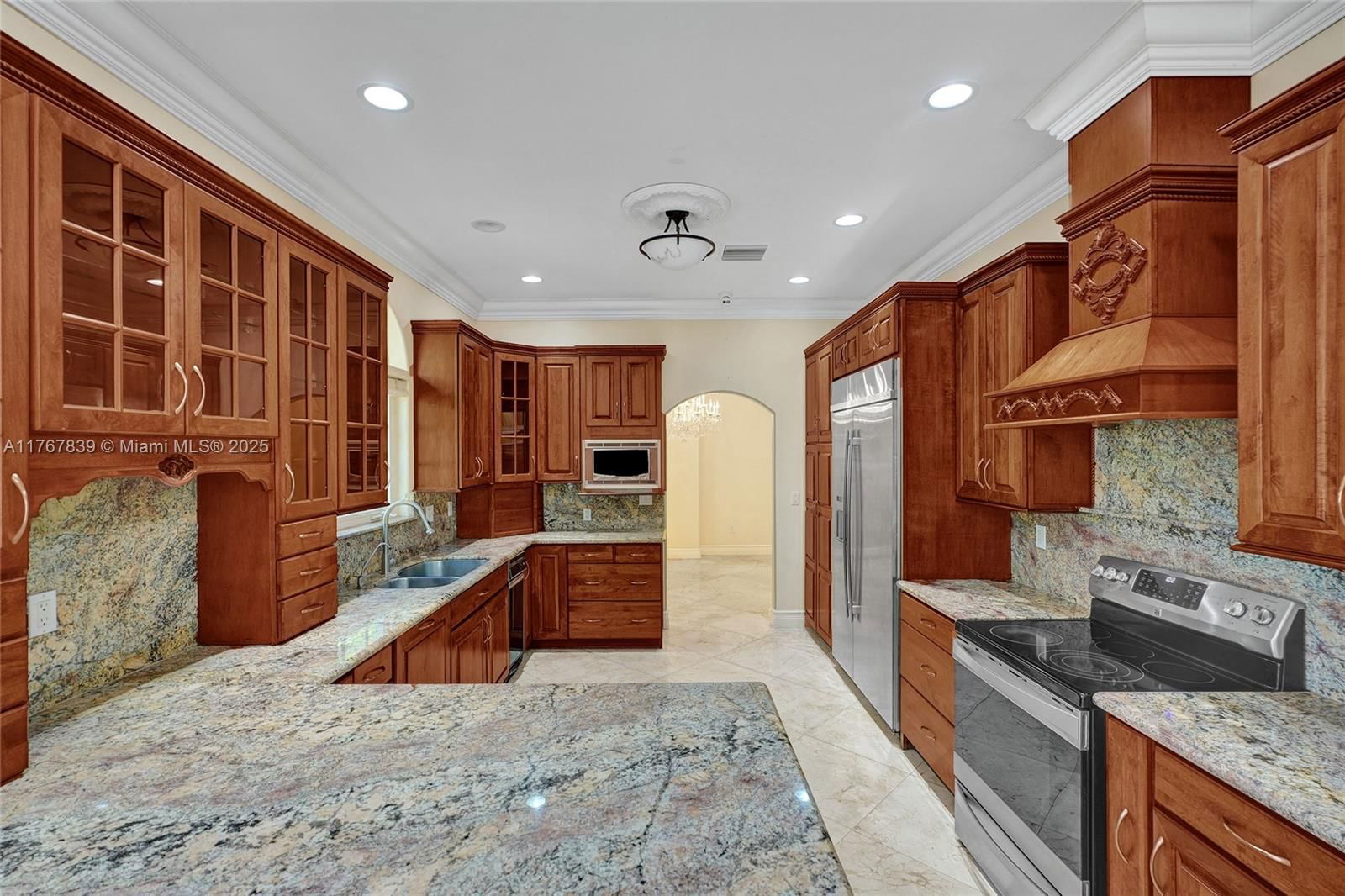 Real estate property located at 450 Esplanade Dr, Miami-dade, Cinema Park Country Club, Miami Springs, FL