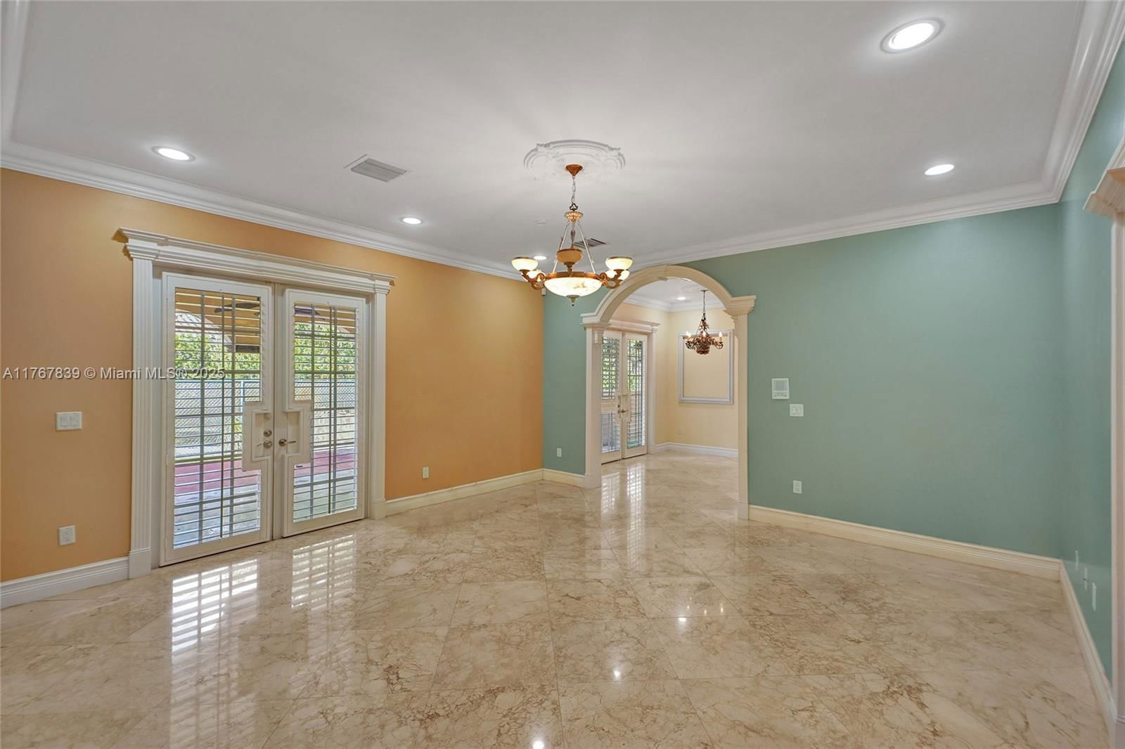 Real estate property located at 450 Esplanade Dr, Miami-dade, Cinema Park Country Club, Miami Springs, FL