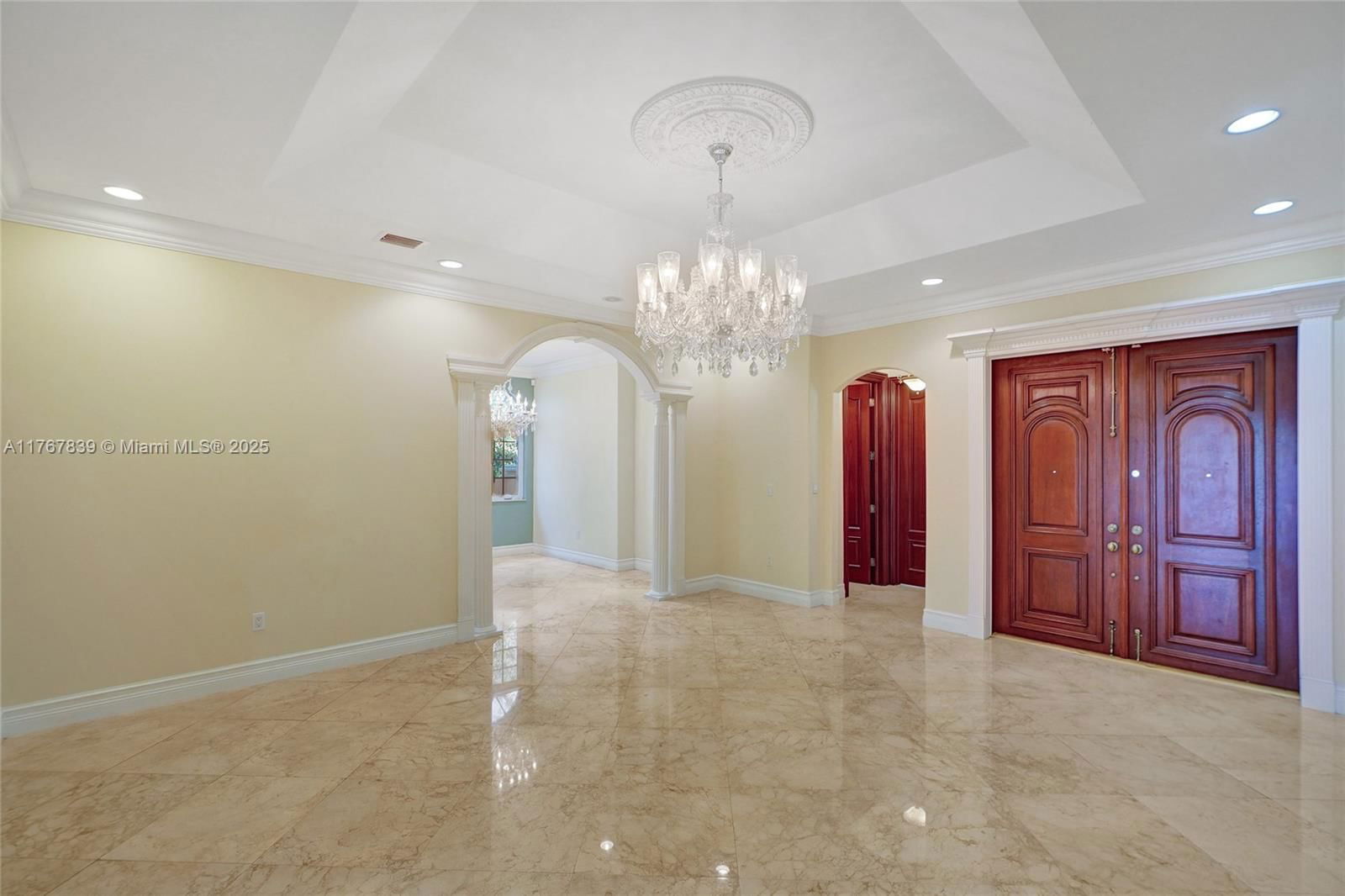 Real estate property located at 450 Esplanade Dr, Miami-dade, Cinema Park Country Club, Miami Springs, FL