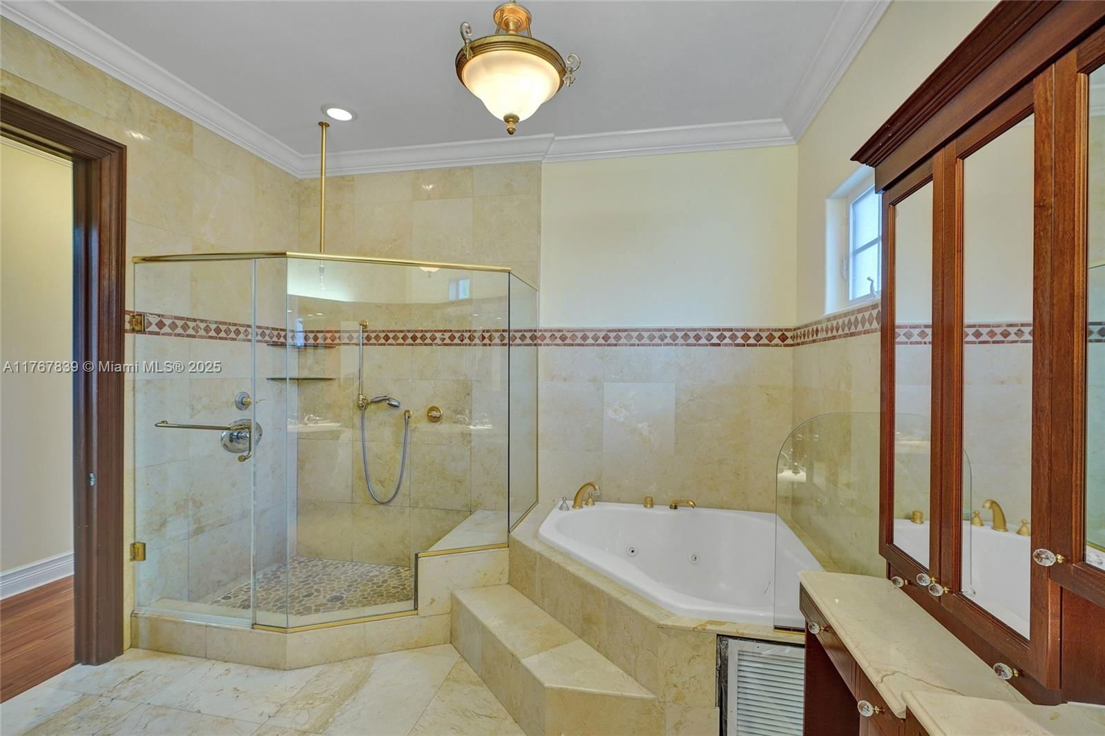 Real estate property located at 450 Esplanade Dr, Miami-dade, Cinema Park Country Club, Miami Springs, FL