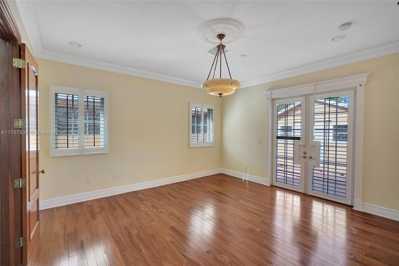 Real estate property located at 450 Esplanade Dr, Miami-dade, Cinema Park Country Club, Miami Springs, FL