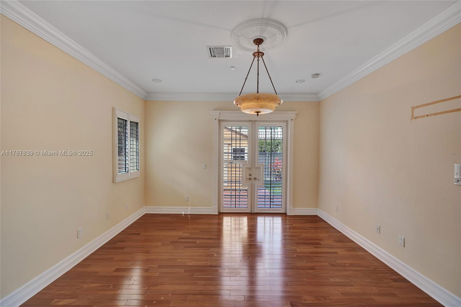 Real estate property located at 450 Esplanade Dr, Miami-dade, Cinema Park Country Club, Miami Springs, FL
