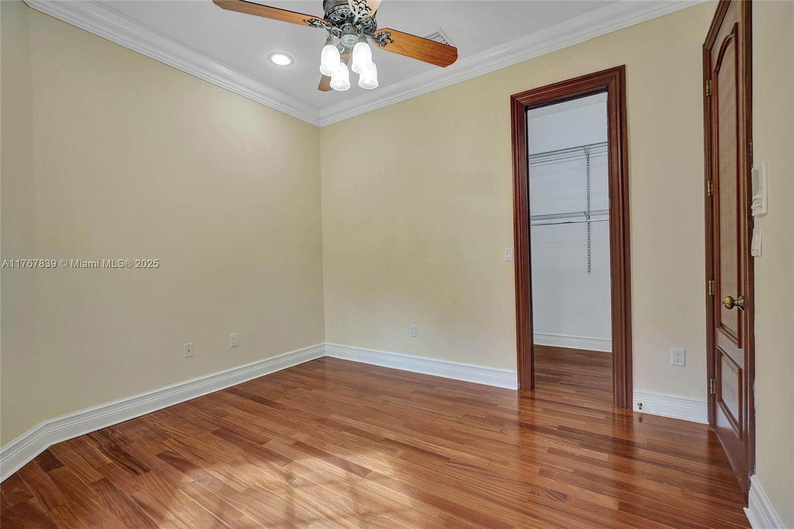 Real estate property located at 450 Esplanade Dr, Miami-dade, Cinema Park Country Club, Miami Springs, FL