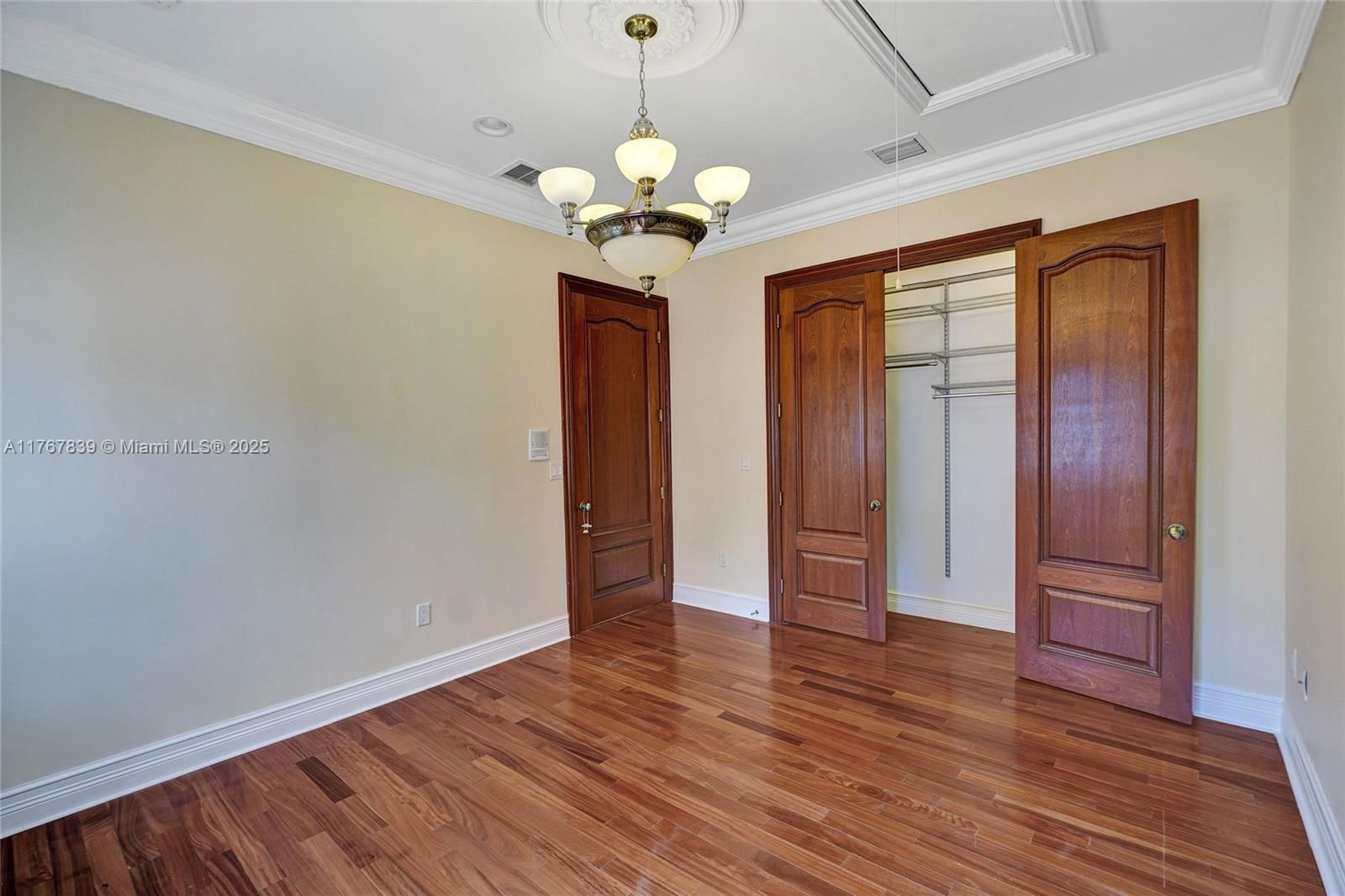 Real estate property located at 450 Esplanade Dr, Miami-dade, Cinema Park Country Club, Miami Springs, FL