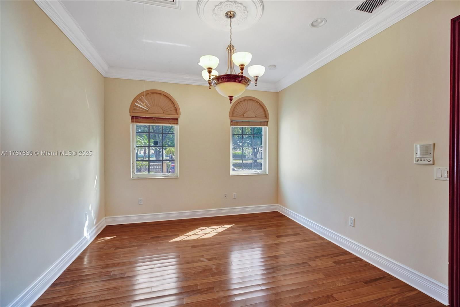 Real estate property located at 450 Esplanade Dr, Miami-dade, Cinema Park Country Club, Miami Springs, FL