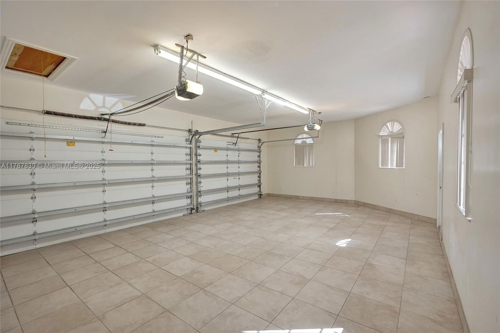 Real estate property located at 450 Esplanade Dr, Miami-dade, Cinema Park Country Club, Miami Springs, FL