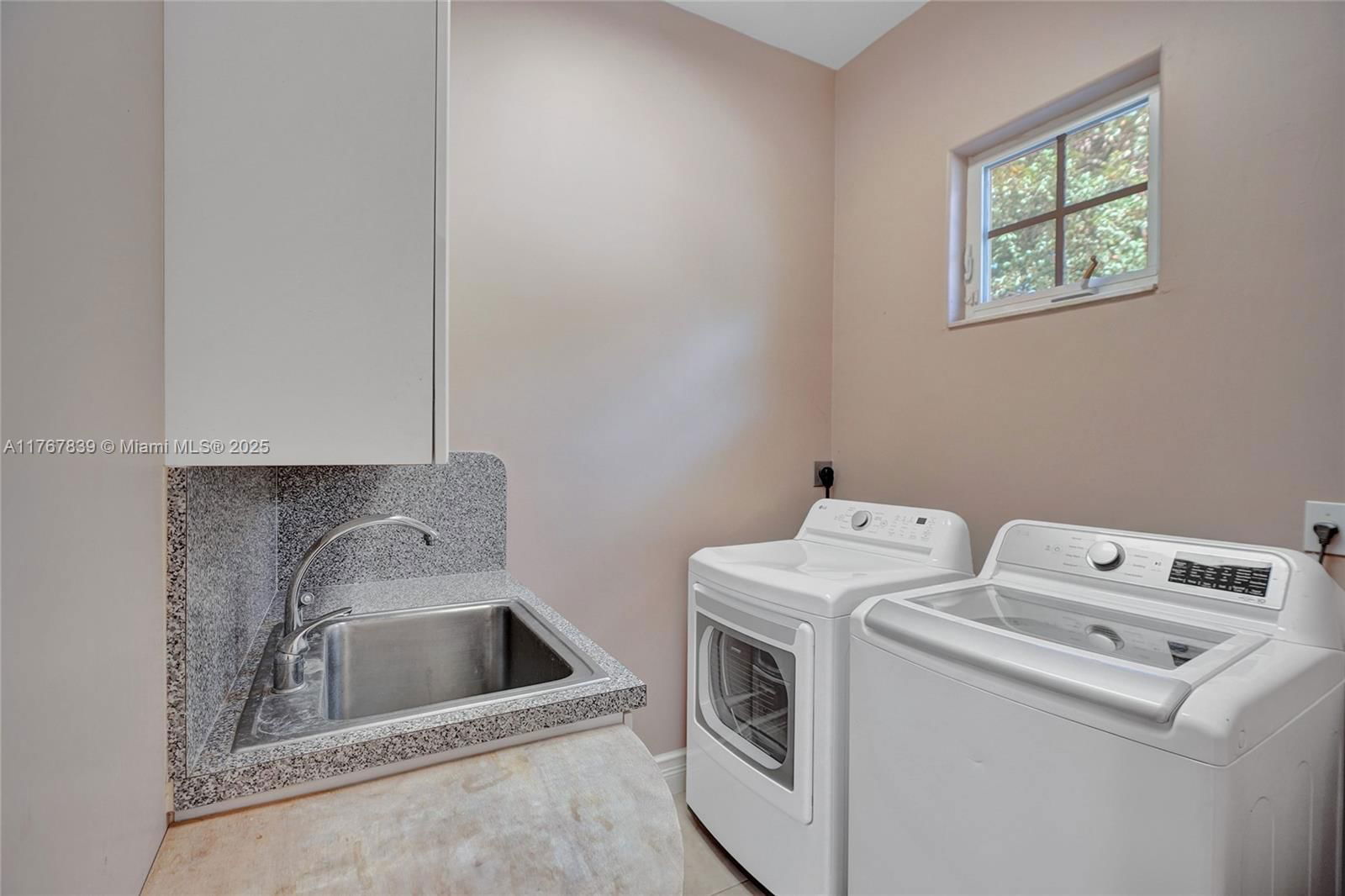 Real estate property located at 450 Esplanade Dr, Miami-dade, Cinema Park Country Club, Miami Springs, FL