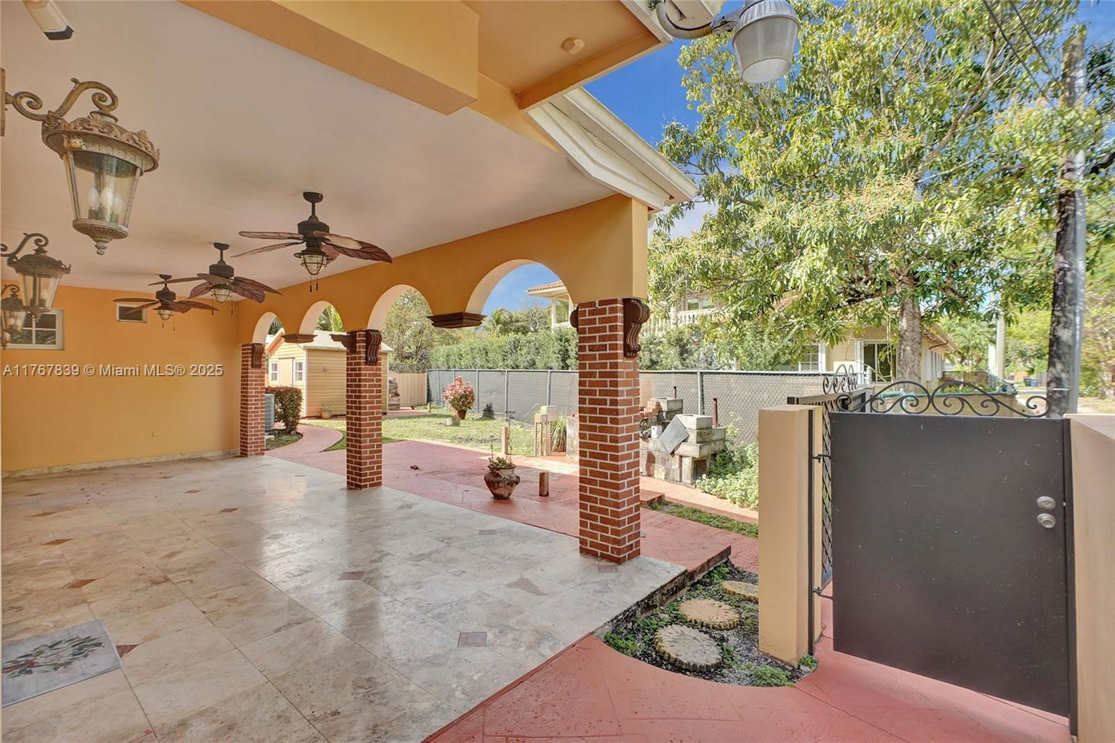 Real estate property located at 450 Esplanade Dr, Miami-dade, Cinema Park Country Club, Miami Springs, FL