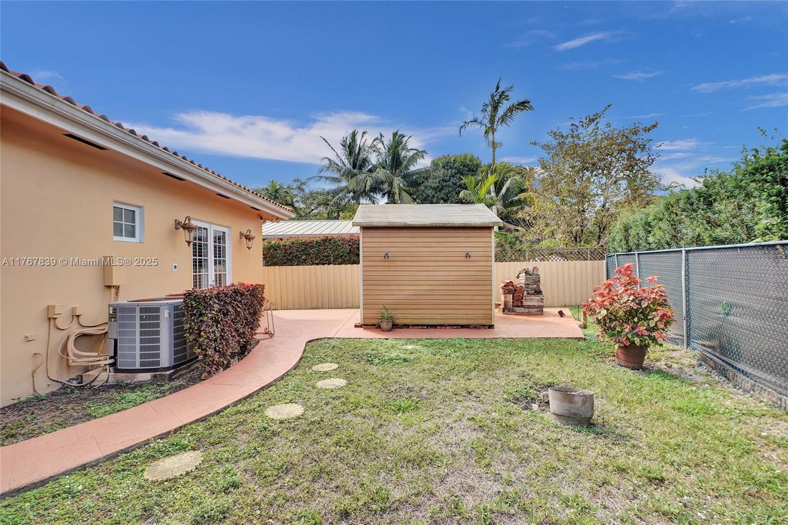 Real estate property located at 450 Esplanade Dr, Miami-dade, Cinema Park Country Club, Miami Springs, FL
