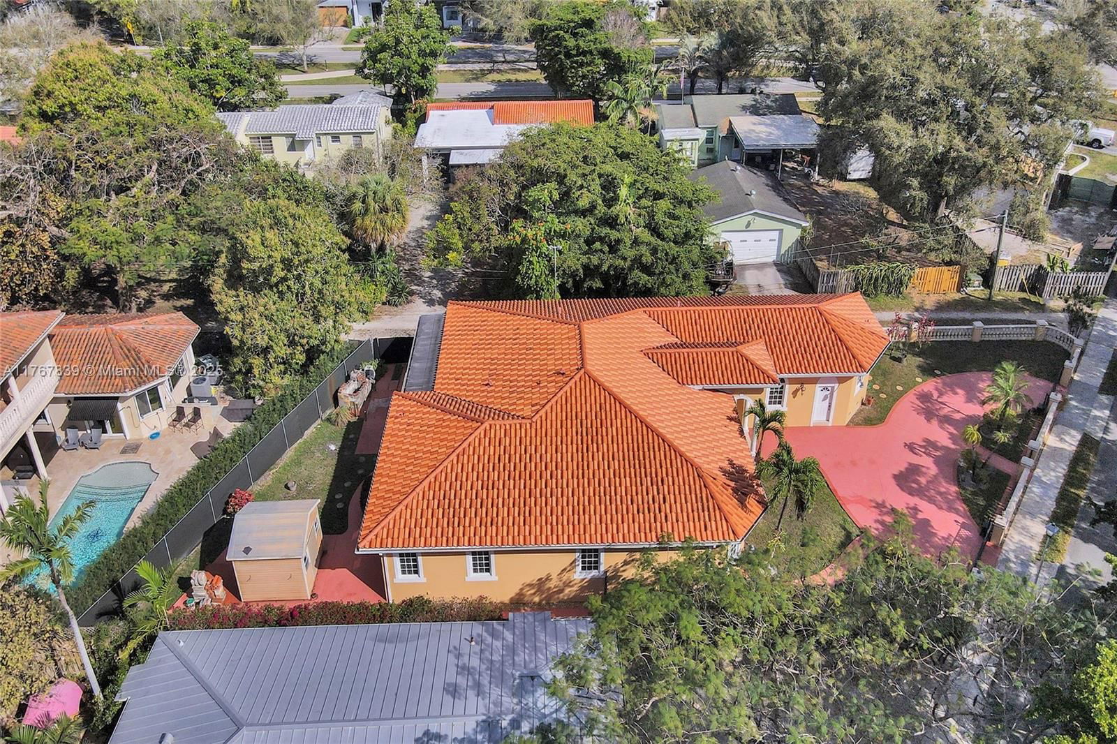 Real estate property located at 450 Esplanade Dr, Miami-dade, Cinema Park Country Club, Miami Springs, FL