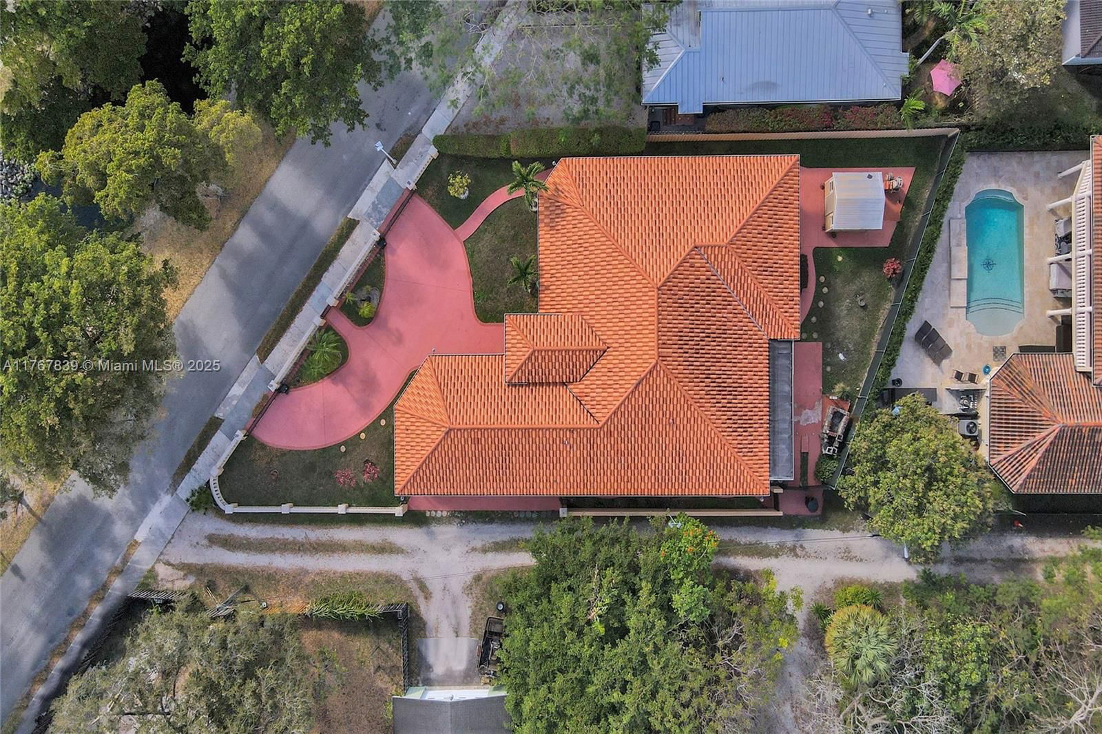 Real estate property located at 450 Esplanade Dr, Miami-dade, Cinema Park Country Club, Miami Springs, FL