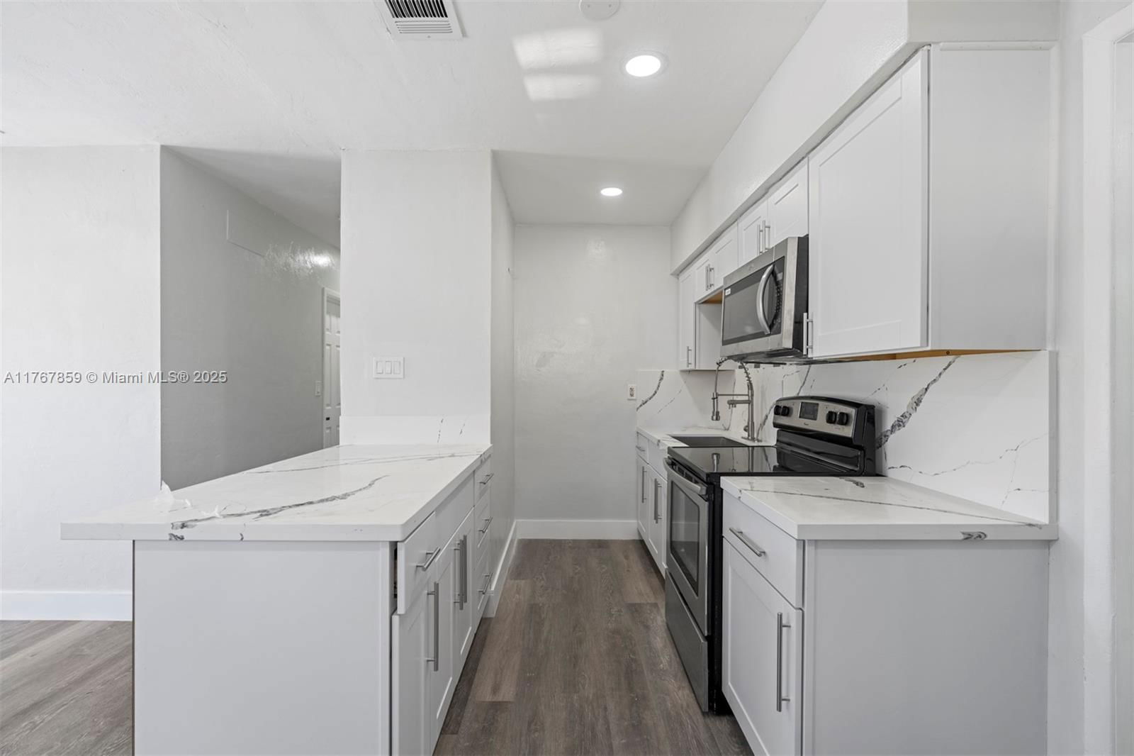 Real estate property located at 15900 18th Ave, Miami-dade, Bunche Park 1 Addn, Miami Gardens, FL