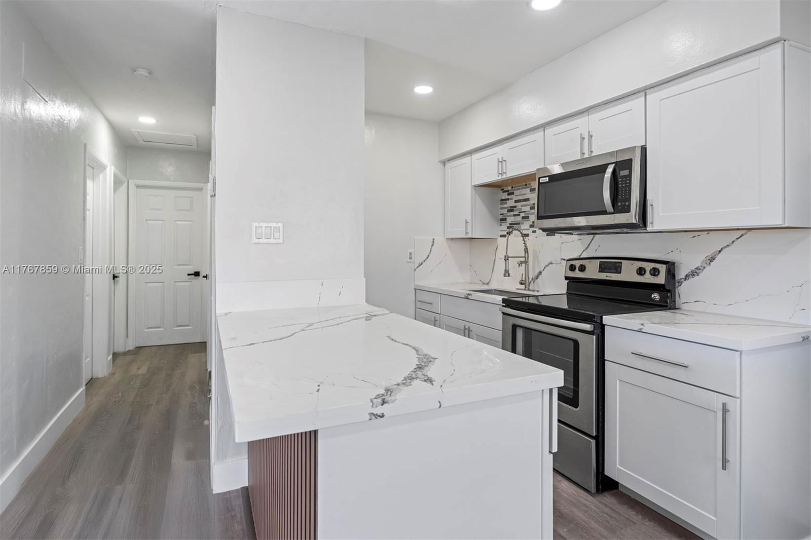 Real estate property located at 15900 18th Ave, Miami-dade, Bunche Park 1 Addn, Miami Gardens, FL