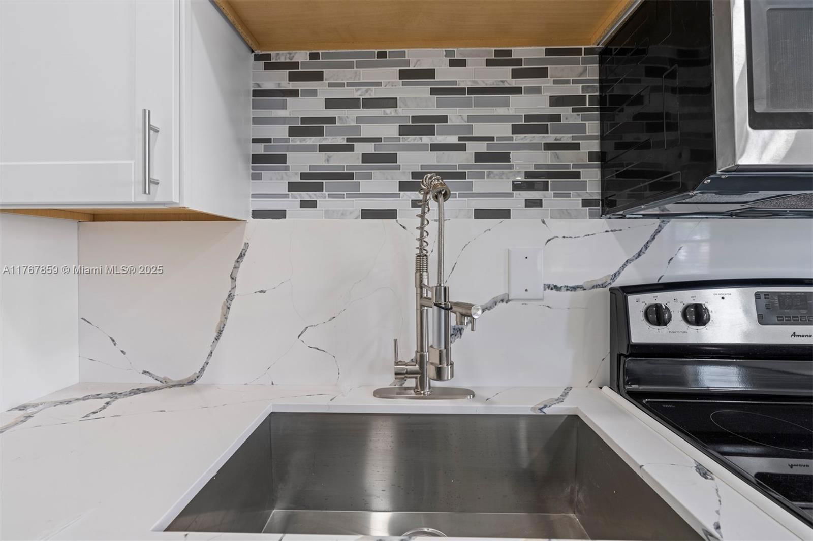 Real estate property located at 15900 18th Ave, Miami-dade, Bunche Park 1 Addn, Miami Gardens, FL