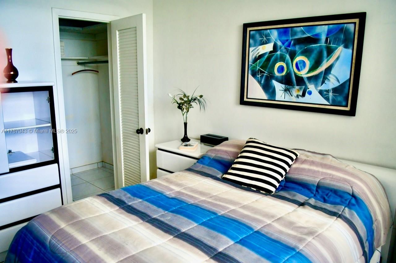 Real estate property located at 2910 Point East Dr M414, Miami-dade, Point East Sec Iii Condo, Aventura, FL